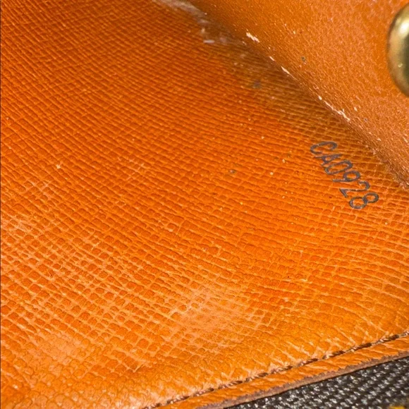 Authentic Louis Vuitton long wallet broken zipper - Picture 2 of 15